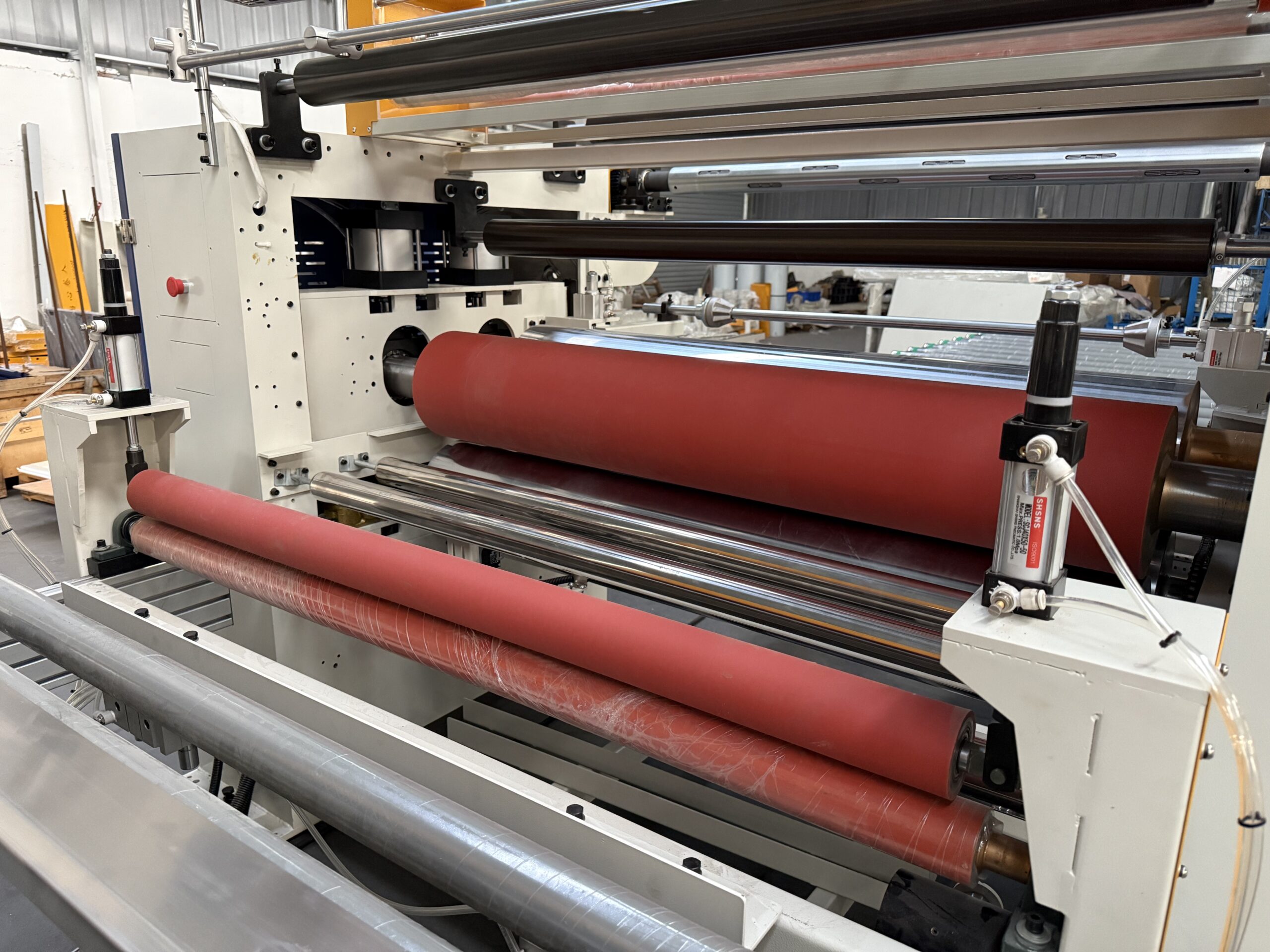 Cylinder for laminating machine